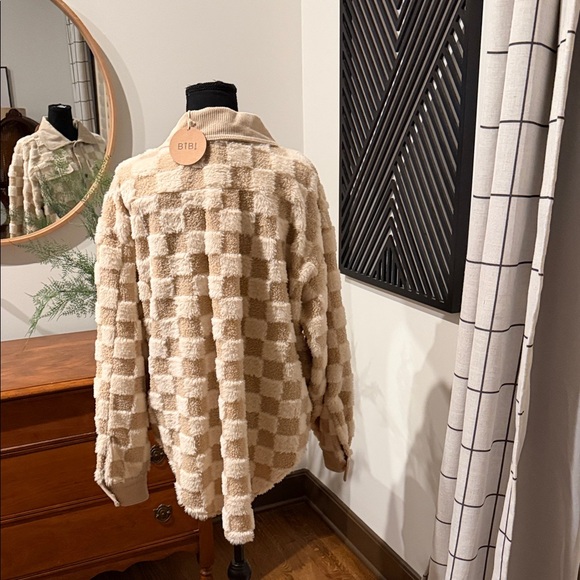 BiBi Checkered Cream Teddy Jacket medium - Picture 4 of 14